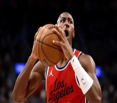 郑钦文迈阿,密赛突破八,迎战萨巴伦,新葡京,新葡京app,新葡京娱乐,新普京赌场